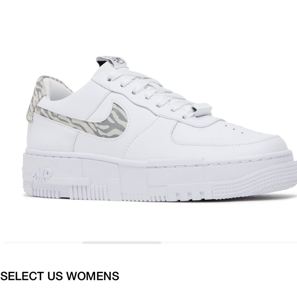 WMNS AIR FORCE 1 PIXEL SE ZEBRA